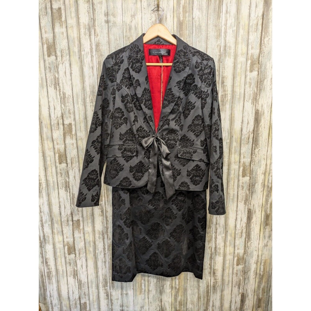 Apostrophe Black Velvet Floral 2 Piece Suit Set Jacket & Skirt Holiday Size 12